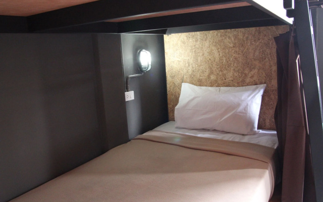 Vitamin Sea Hostel Phuket