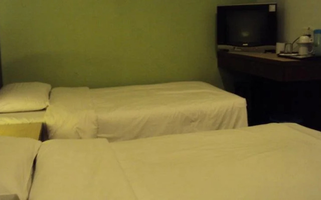 Golden Bay Hotel