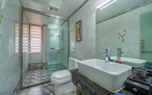 Chengzi Hotel (South Of Guang'an Railway Station)