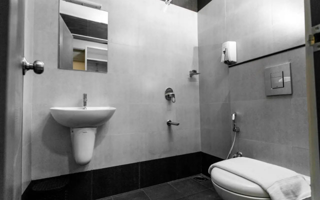 Sapphire Club Metro Hotel