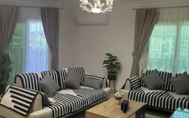 Oasis chinese guesthouse