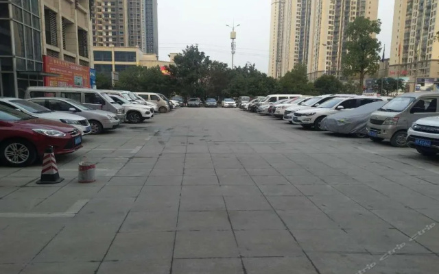 Vienna Hotel (Chongqing Hechuan High-speed Railway Station)