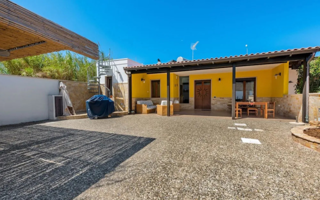 Pleasant Villa in Marina di Mancaversa with Barbecue