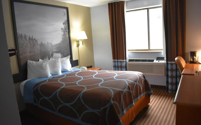 Super 8 by Wyndham La Vale/Cumberland Area