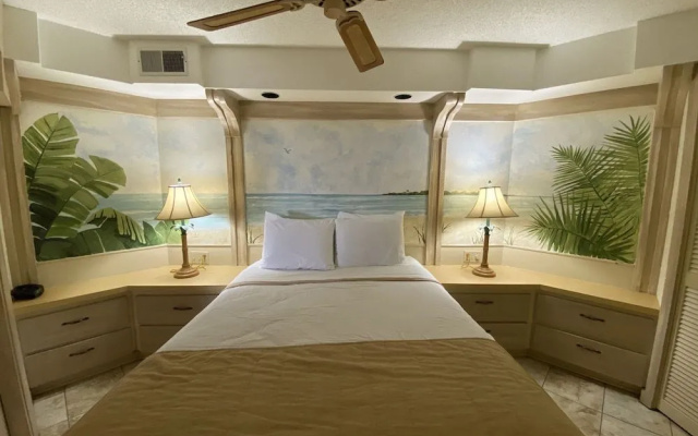 Voyager Beach Club