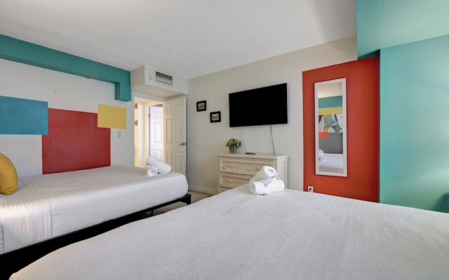 STS 1160 On Strip Sleeps 16 No Resort Fee