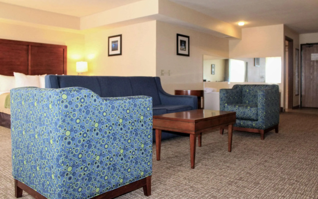 Comfort Inn & Suites Chesterfield - St. Louis