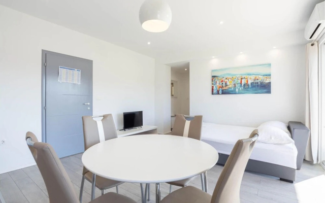 Stunning Apartment in Podstrana With Wifi and 1 Bedrooms