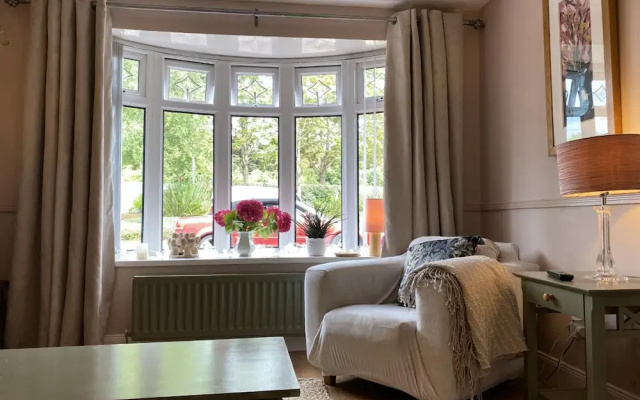 Remarkable 3-bed House in Belfast