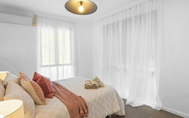 Best Location Armadale Sleeps 6
