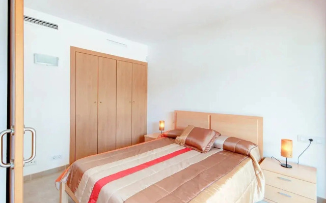 Apartment in Roses Near the Beach