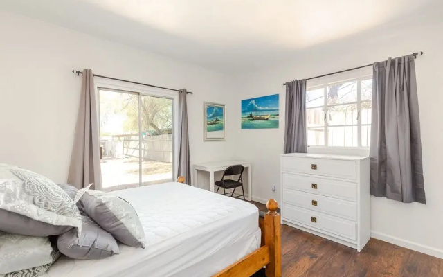 Spacious, Exquisite 4-bed Home in Tucson