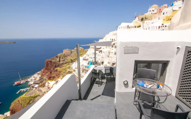 Theodora Suites