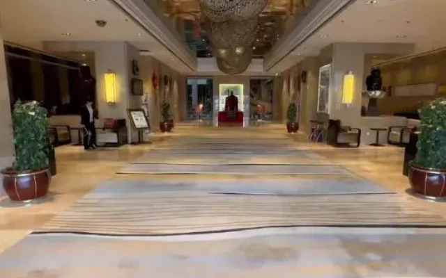 Kingdom Rich Hotel