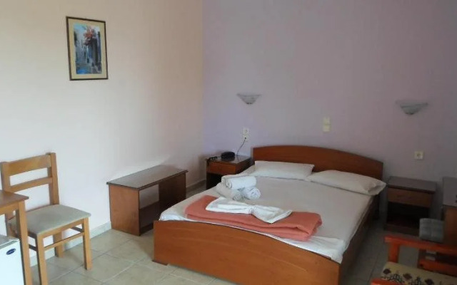 Denis Hotel and Bungalows