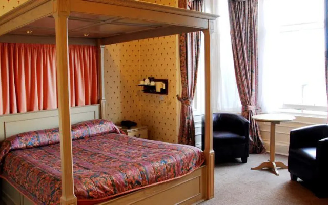 Kveldsro Hotel