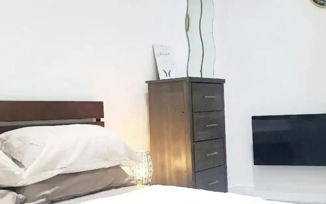 1-bed Suite - Sleeps 3 - Parking - Near Bluewater
