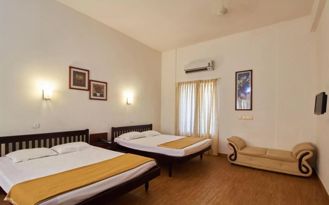 Plaza Suites