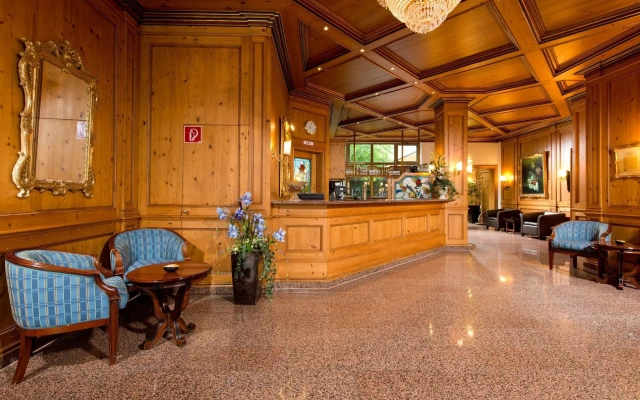 King's Hotel Center