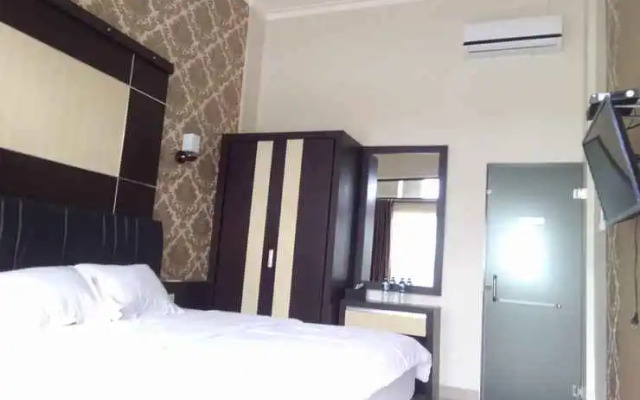 Dio Refael Hotel