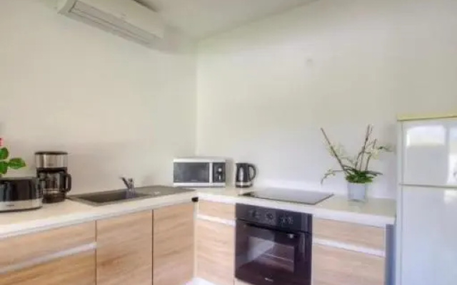 Appartement tranquille en bas de villa