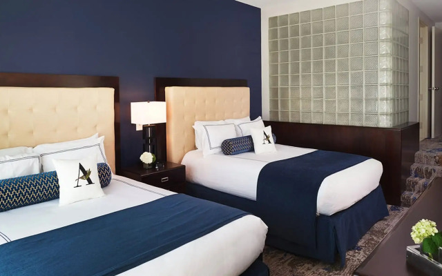 Atheneum Suite Hotel