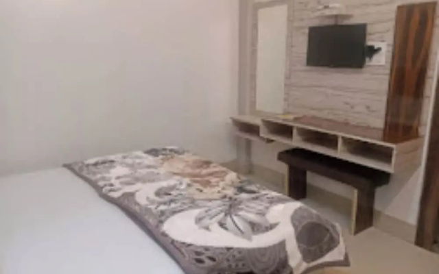 Goroomgo Brij Raj Guest House Mathura