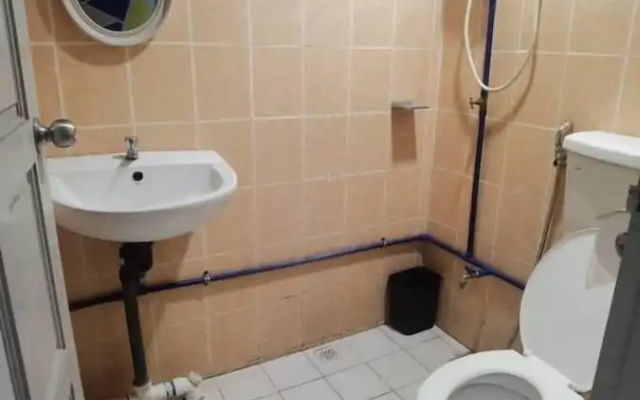 OYO HOME 90667 Chen Room Bs