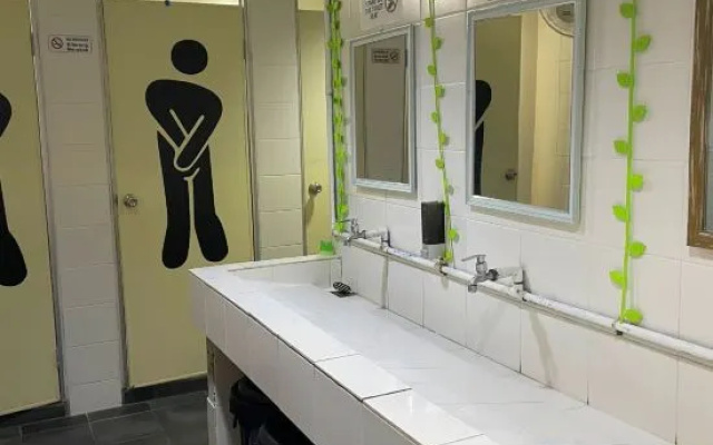 H2 Capsule Inn Backpackers