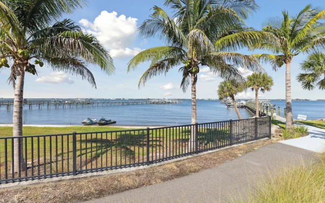 475 Strand Dr