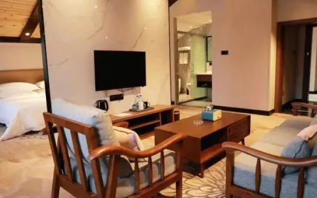 Pu'er Jingyi Hotel