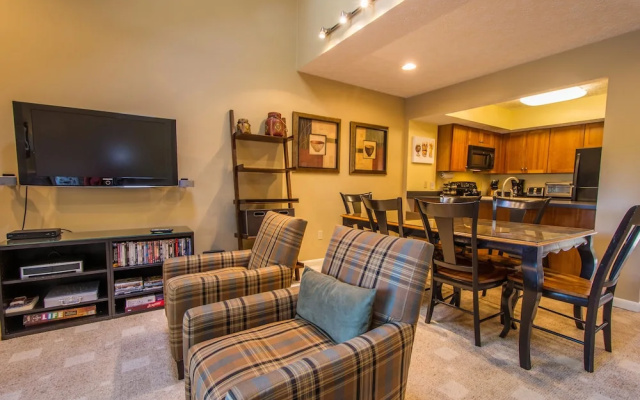 Hook, Wine & Sinker 2 Bedroom Townhome
