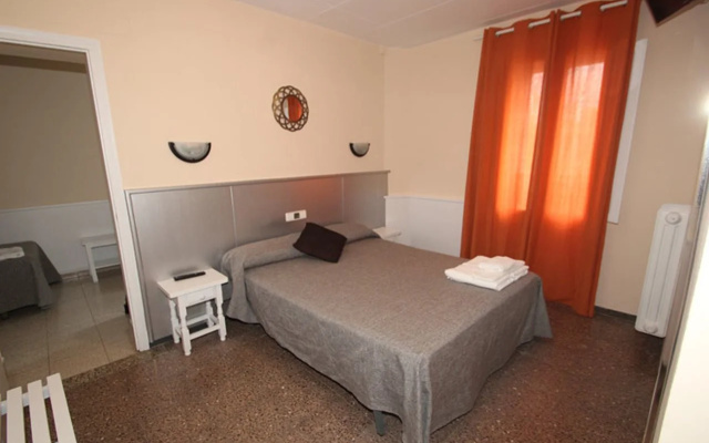 Hostal Emporda
