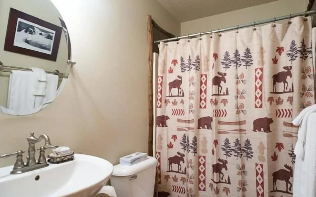Cozy Bear Cabin
