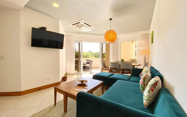 Tropical Luxury 2Bdr condo - Pool view - At the Beach