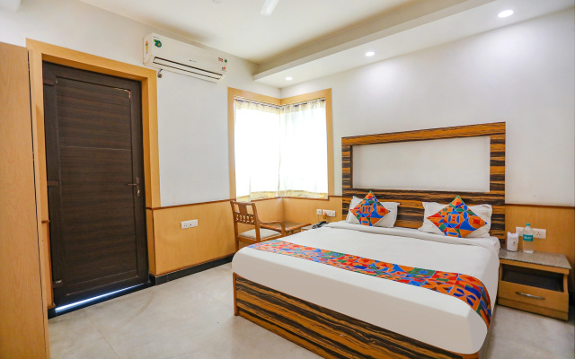 Fabhotel The Horizon