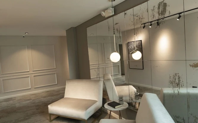 1616 Hotel