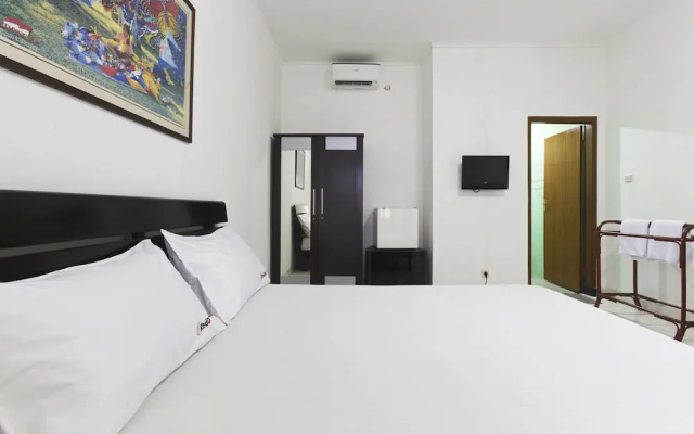 RedDoorz Near TB Simatupang