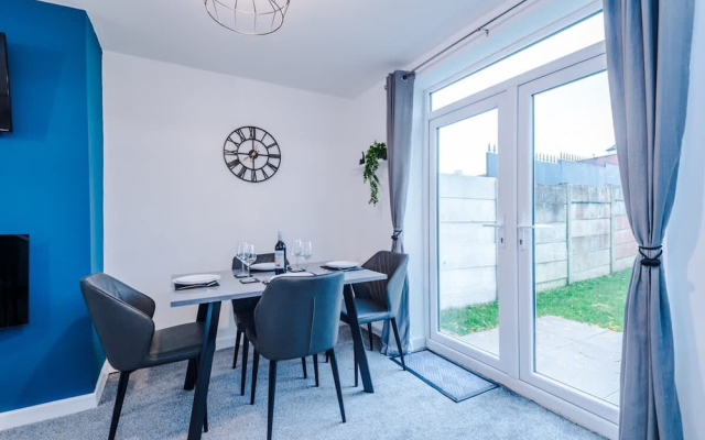 Spacious 3-bed Ideal for Long-term Business