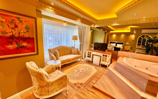 Real King Residence