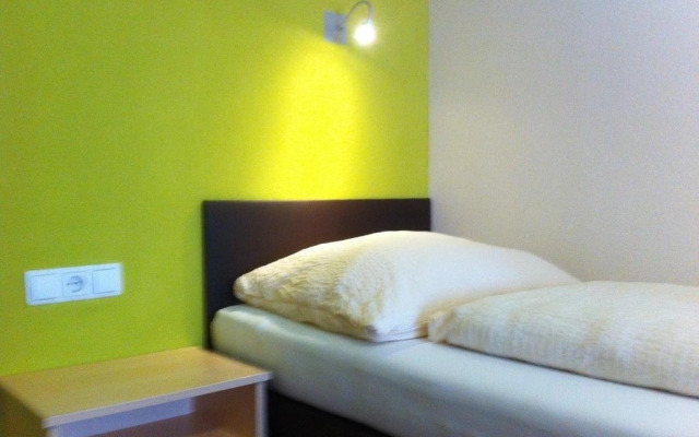 Rutsche Hostel