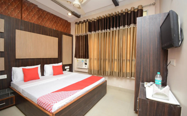 OYO 29312 Hotel Royal's