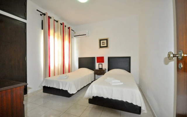 Traditional Private Pool, Walking Distance to Centre, Golf Facing