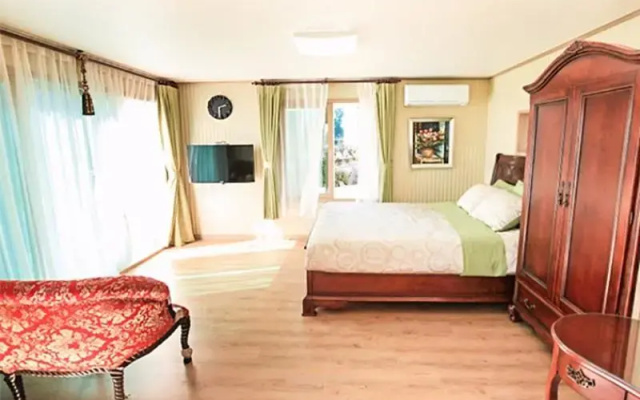 Seogwipo Lion Hill Pension