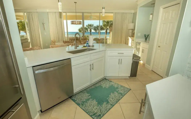 Oceania 106 3 Bedroom Condo by RedAwning