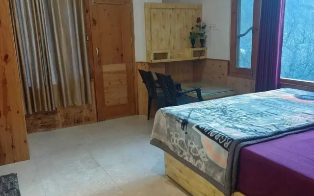 Shesh Besh Guest House & Restaurant