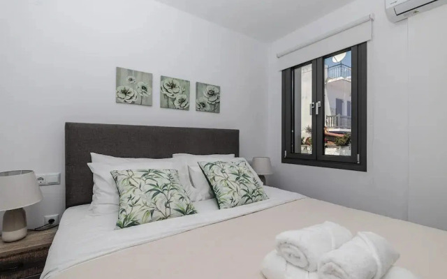 Phaedrus Living: Skiathos Luxury Residences Blu