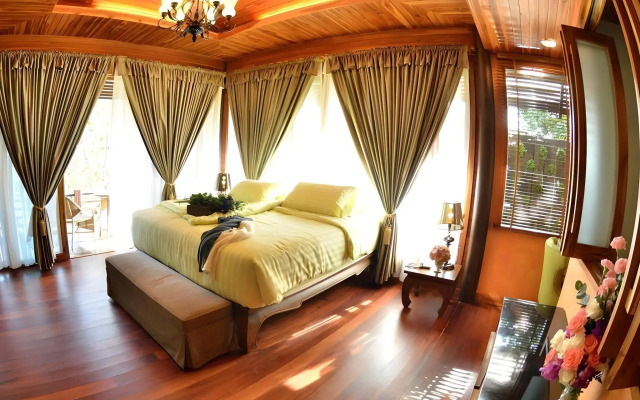 32 Coffee Hill & Resort