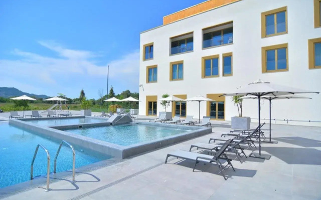 mk | hotel tirana