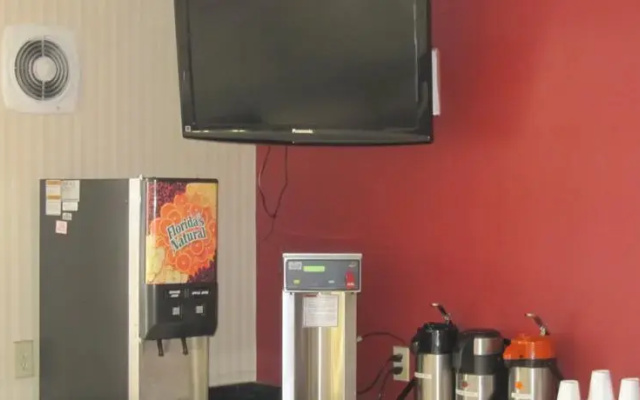 Super 8 Jamaica at JFK Airport
